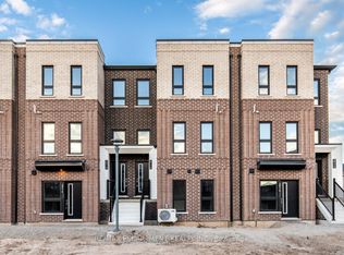 70 Kenesky Dr #18, Hamilton, ON L8B 1X1