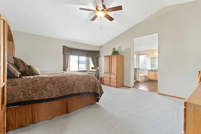 829 Sparrow Hawk Dr — Photo 22
