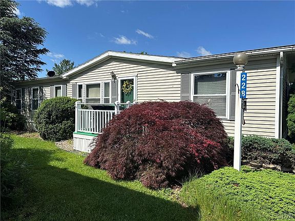 2nd image of 228 Greenbriar Dr E