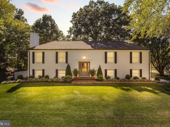 4207 Scotland Rd, Alexandria, VA 22309