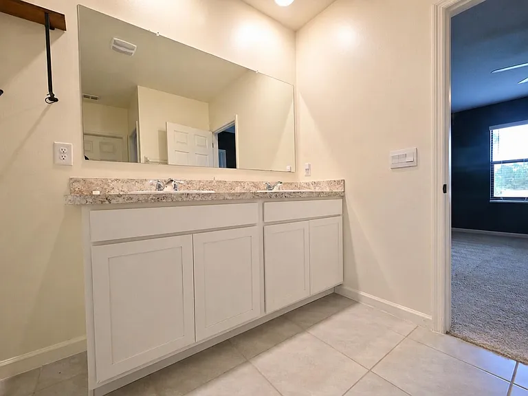 927 Remington Green Dr SE — Photo 36
