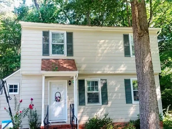 12100 Deerhurst Dr, Midlothian, VA 23113