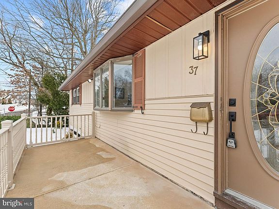 5th image of 37 S Read Ave