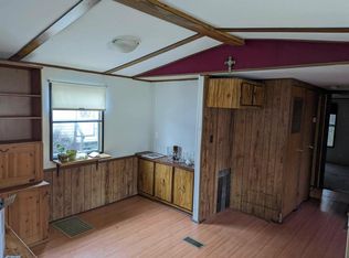 8 Willow Tree Ln, Poughkeepsie, NY 12601