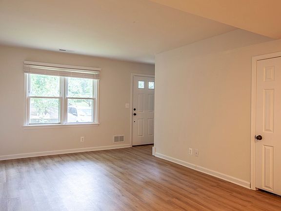 4th image of 247 Stribling Ave APT A