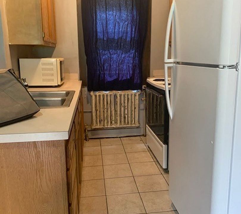 2nd image of 441 Division Ave S #443A