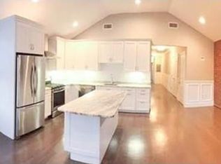 1174 Cambridge St APT 2L, Cambridge, MA 02139