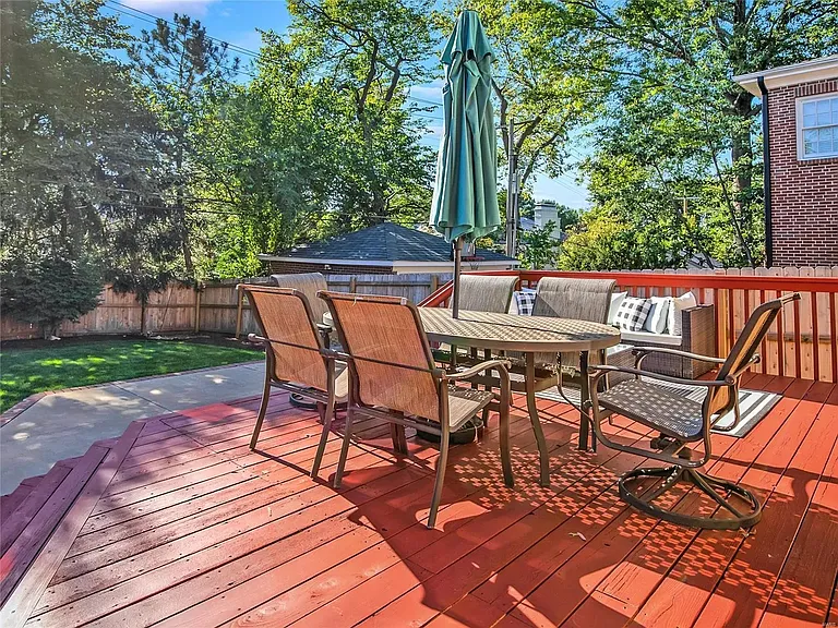 428 Edgewood Dr — Photo 29