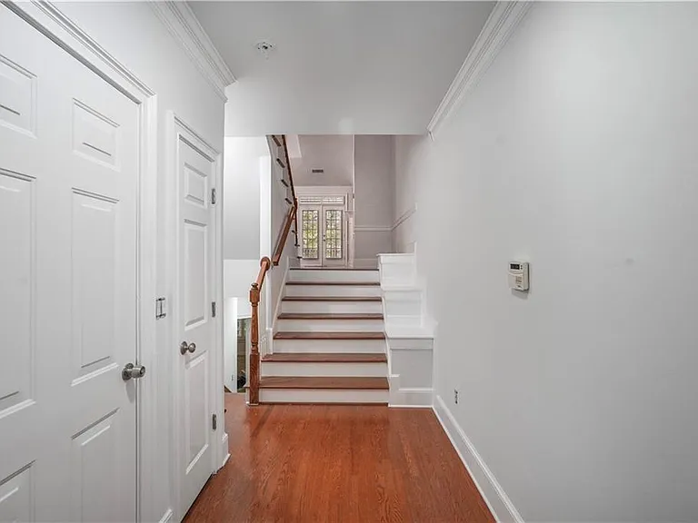 3405 Regent Pl SW — Photo 2