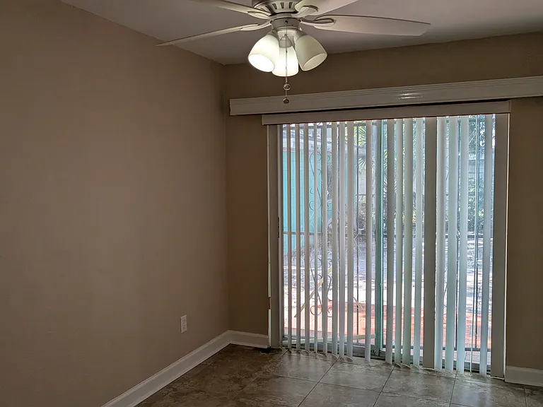 2516 W Kathleen St — Photo 8