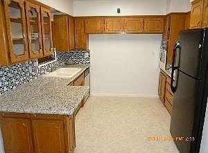 2nd image of 2037 Bowling Green Dr