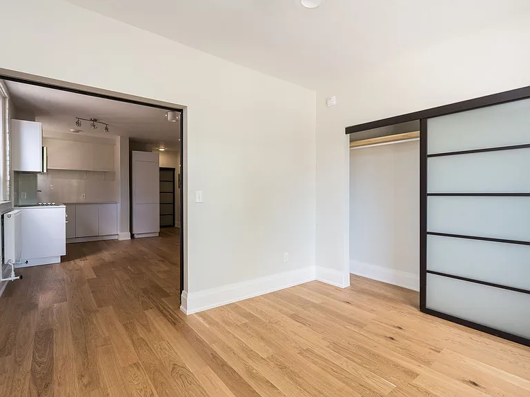 1 Claude Ave — Photo 7