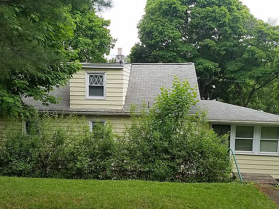3rd image of 321 Essex St