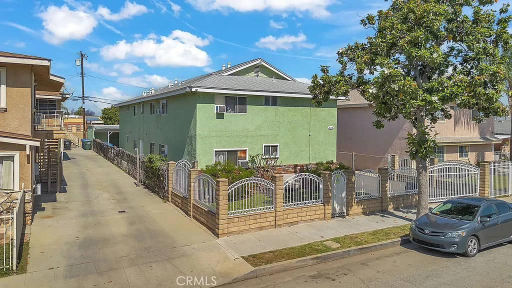 2 bed, 1100 sqft, $2,350 — Photo 2