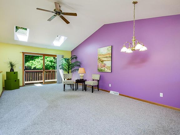 5th image of 3006 Kay Dr SE