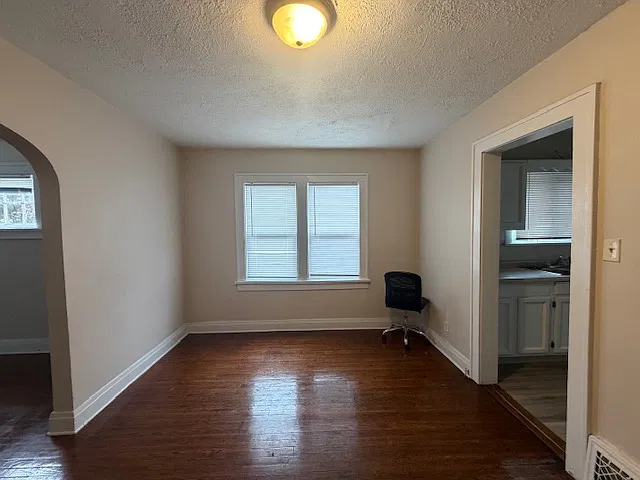 1241 Bissell St - 1 — Photo 3
