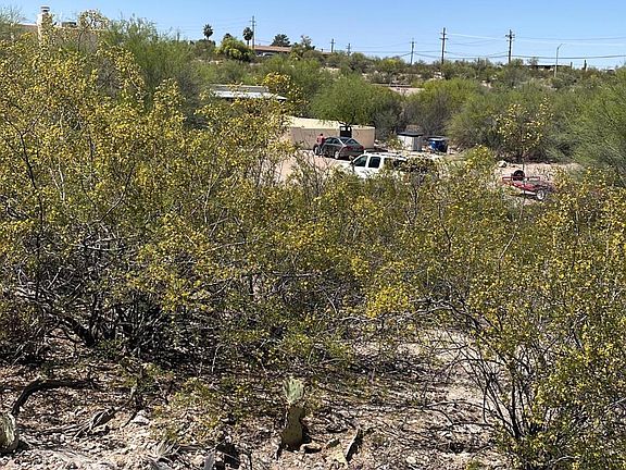 2nd image of 1851 W Speedway Blvd