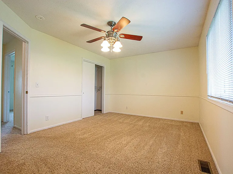 11106 V St — Photo 17