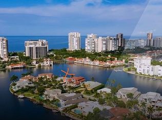 313 Neptunes Bight, Naples, FL 34103