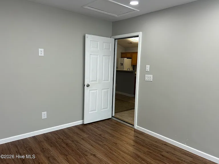 212 W Woodbine Ter — Photo 36