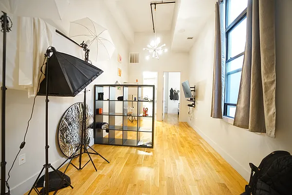 Rented by City Vista Inc | media 25