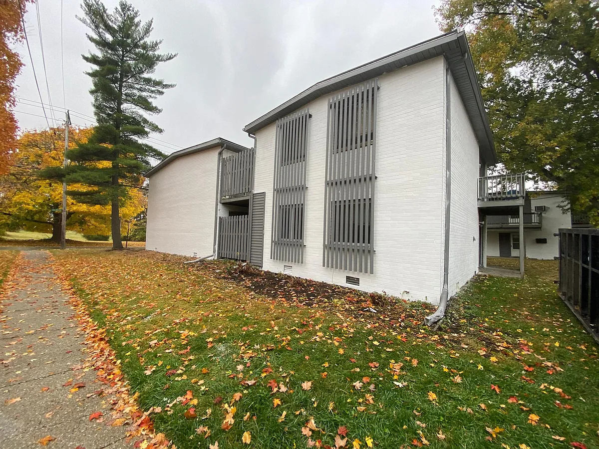 Building Photo - 2044 Arlington Ave #10