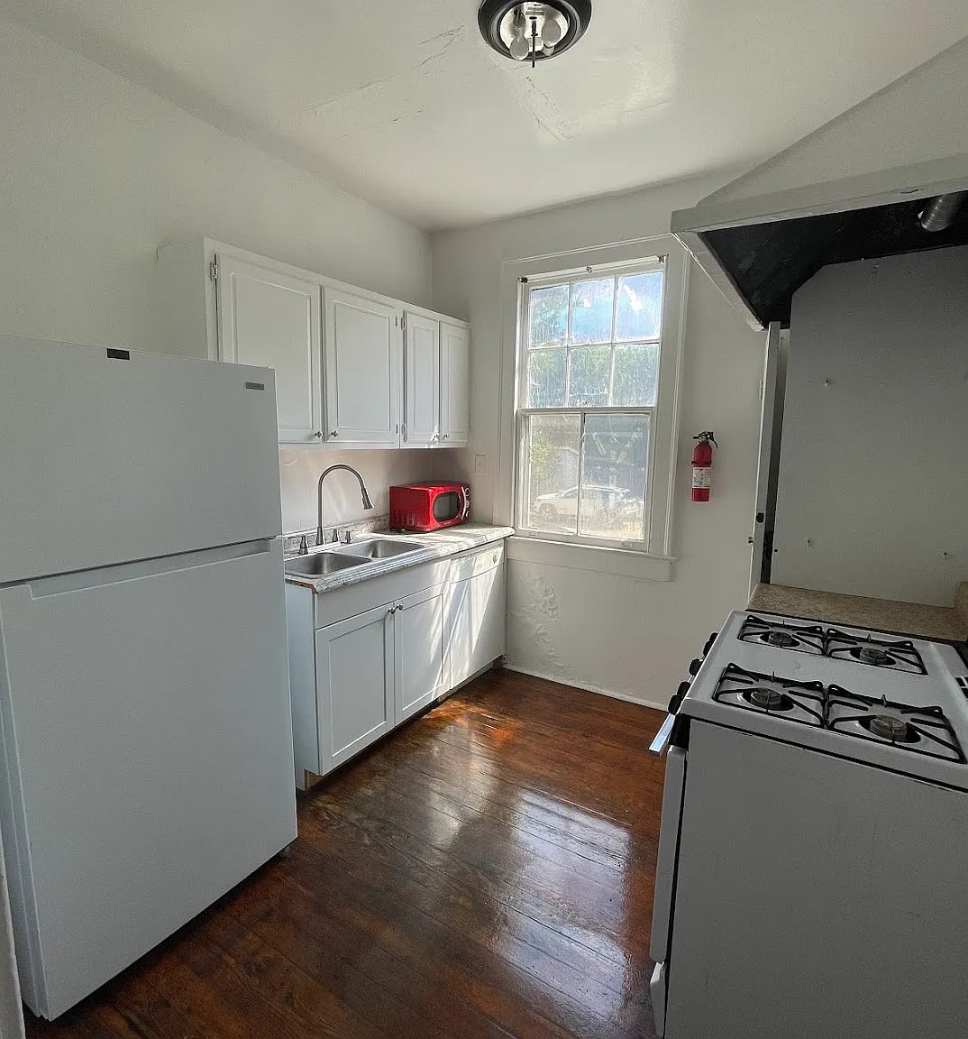 2 bed, 1100 sqft, $1,650 — Photo 4