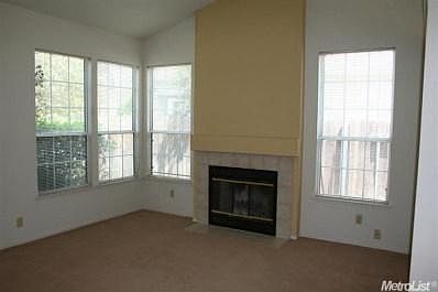 4th image of 2358 Oak Hill St