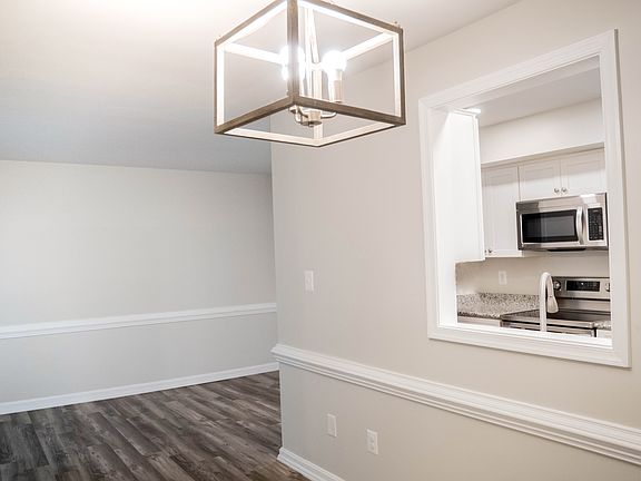 3rd image of 31 Wedgedale Dr