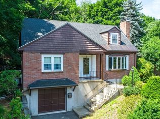 19 Wareland Rd, Wellesley, MA 02481