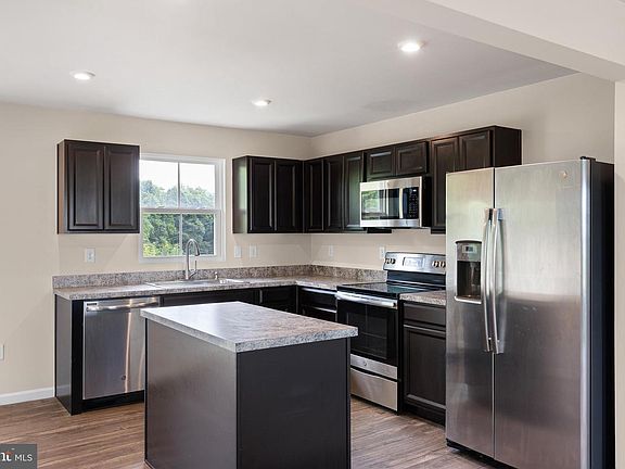 4th image of 163 Wye Oak Dr