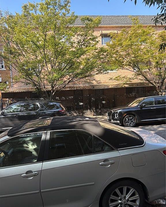1st image of 512 Sheffield Ave