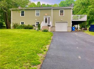5 Phillip Ln, Ledyard, CT 06339