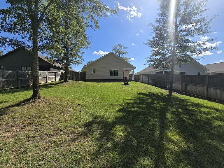 304 Jasmine Cir — Photo 32