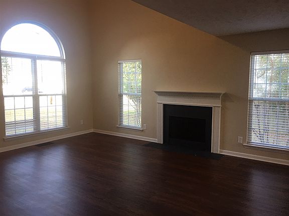 2nd image of 206 Bankside Dr