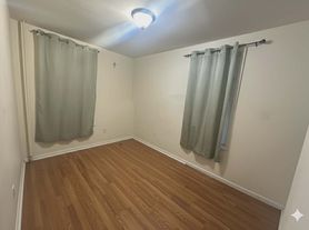 21 E 46th St, Bayonne, NJ