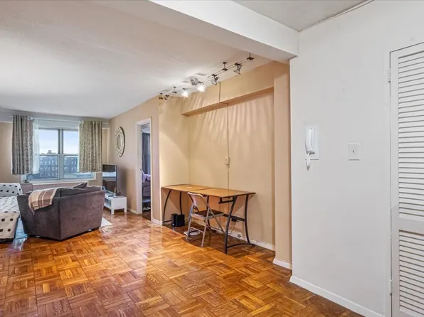 107-40 Queens Boulevard image 5 of 21