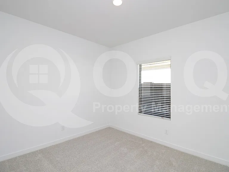 7869 N 80th Ave — Photo 11