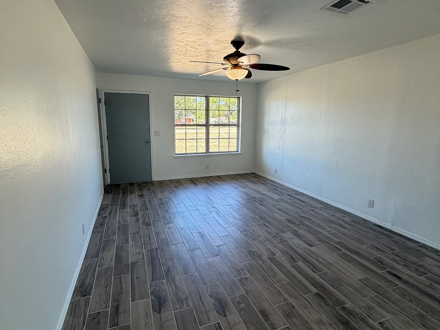 2 bed, 1080 sqft, $950 — Photo 3
