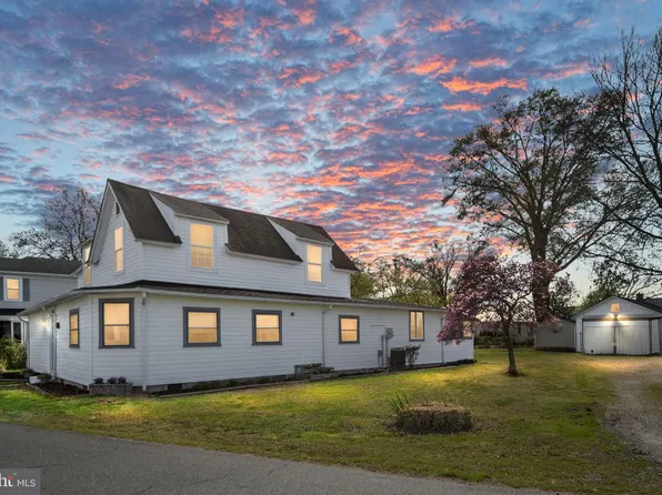 319 Marshall Ave, Colonial Beach, VA 22443