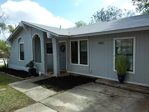 518 Riverdale Dr Photo 1