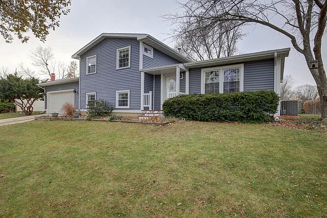 2403 Boudreau Dr photo 1