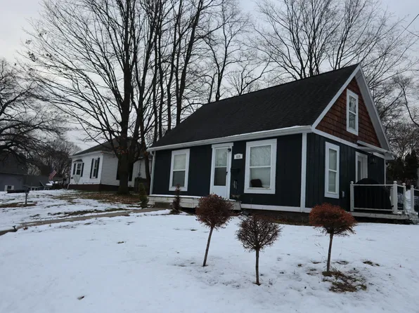619 W Grove St, Greenville, MI 48838