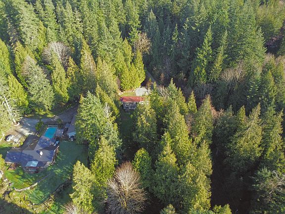 5th image of 7095 Sechelt Inlet Rd