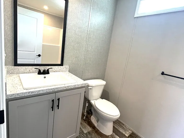 1315 Edenville Rd — Photo 13