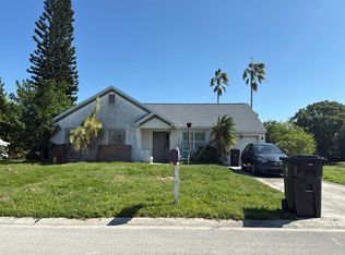 1562 SE Collette Cir, Port Saint Lucie, FL 34952