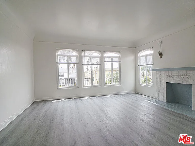 109 S Berendo St #2 — Photo 8