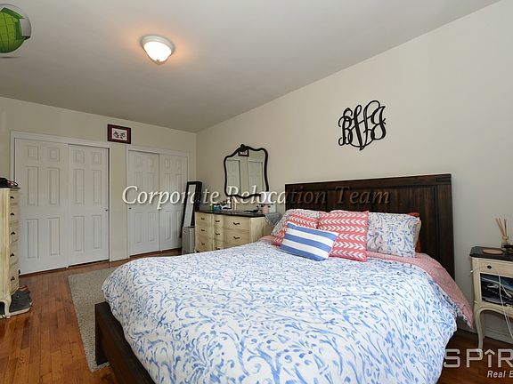 4th image of 3091 Crescent St APT 5B
