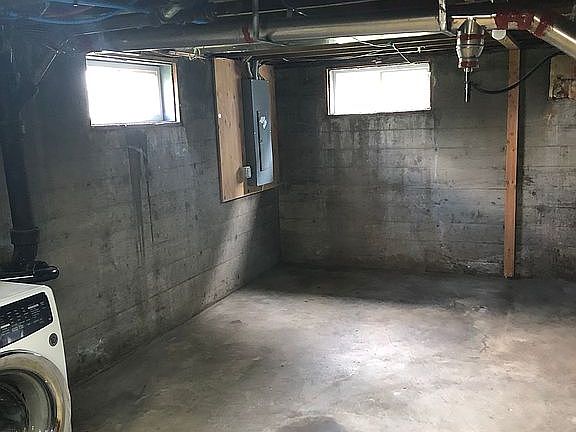 2nd image of 18507 E 8th Ave