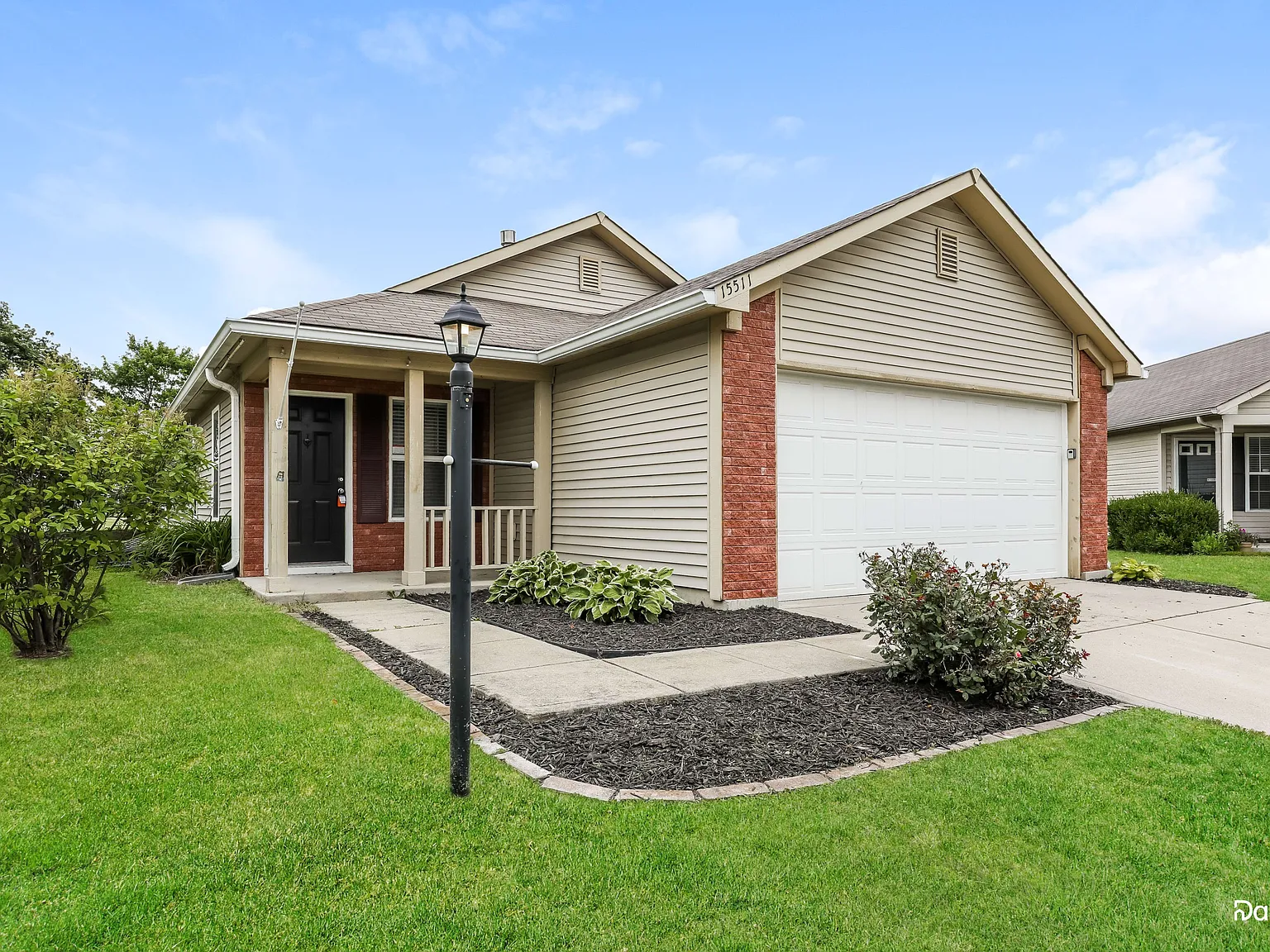 3 bed, 2.0 bath, 1270 sqft, $1,910 — Photo 2